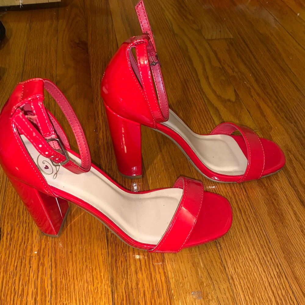 Red high heels!